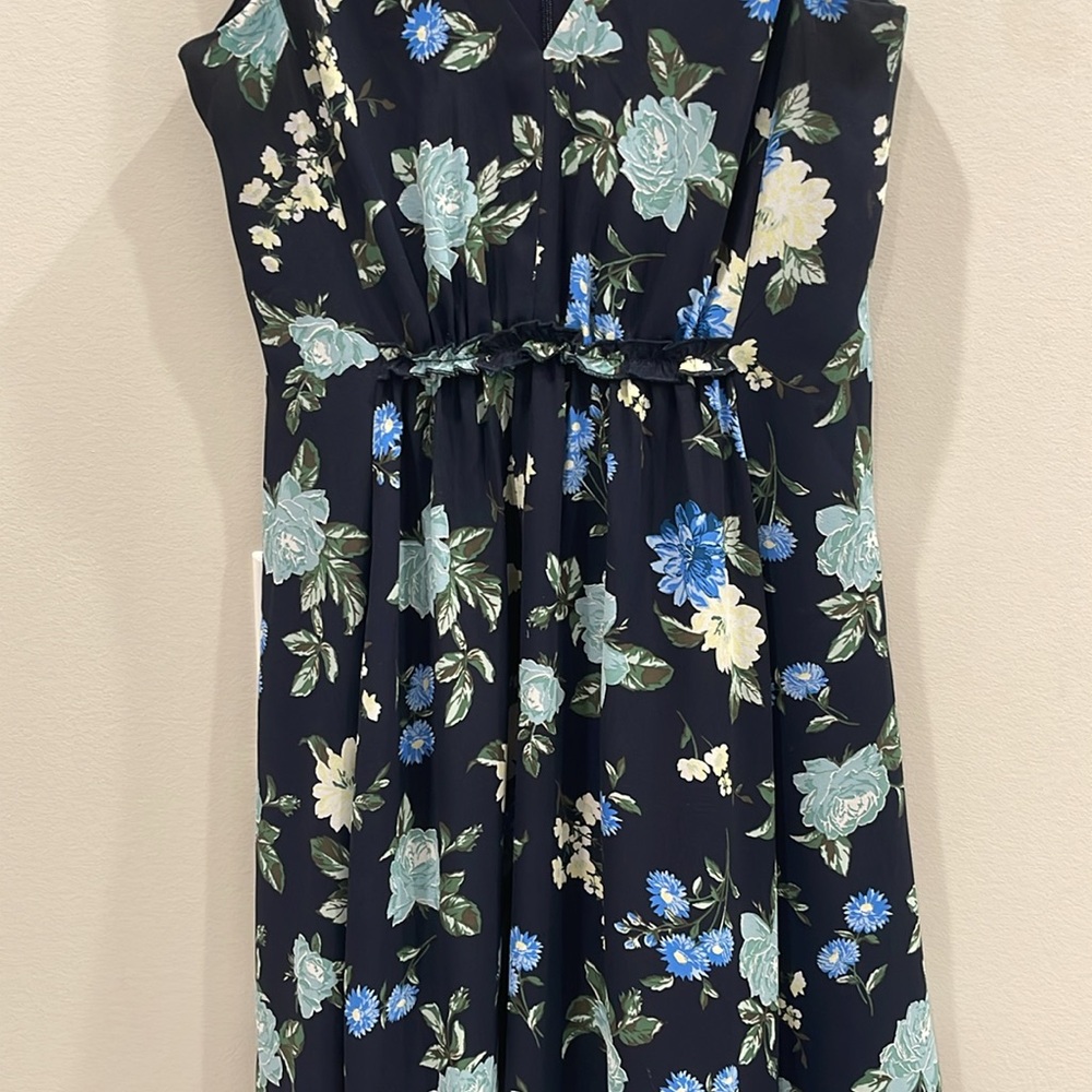 Ann Taylor Factory Fit& Flare Floral Dress size 00P - Picture 2 of 7